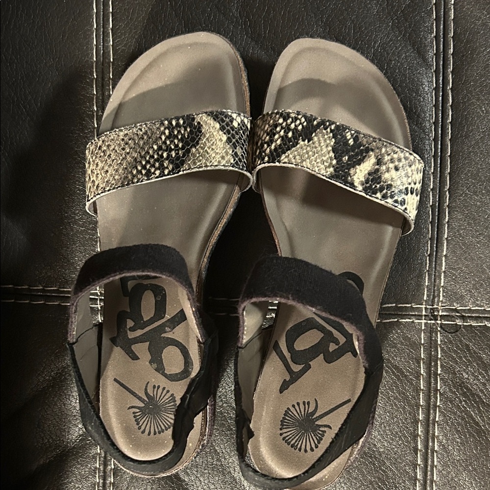 OTBT Bushnell Black and Snake Print Wedges 10M - Picture 2 of 6